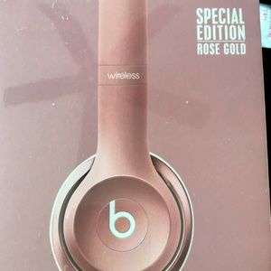 Beats solo2 wireless headphones